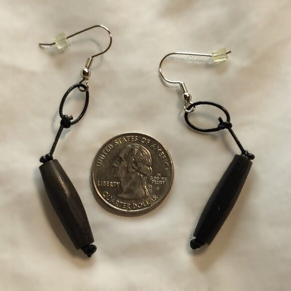 Black Earrings with String and Wooden Bead Excellent Condition - Picture 2 of 2